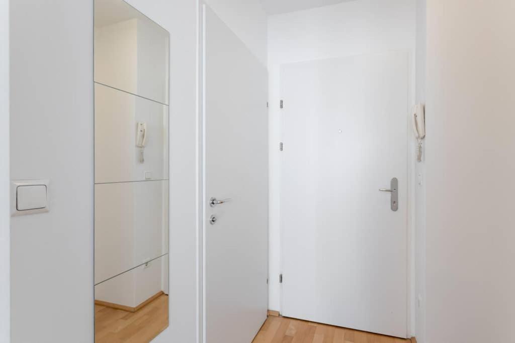 Bright Apartment In Hip & High Quality Neighborhood เวียนนา ภายนอก รูปภาพ